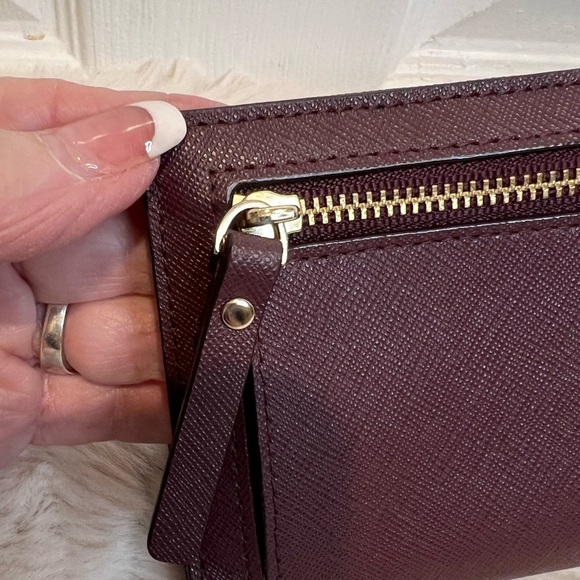 KATE SPADE NEW YORK CAMERON SLIM BIFOLD WALLET - Picture 15 of 16